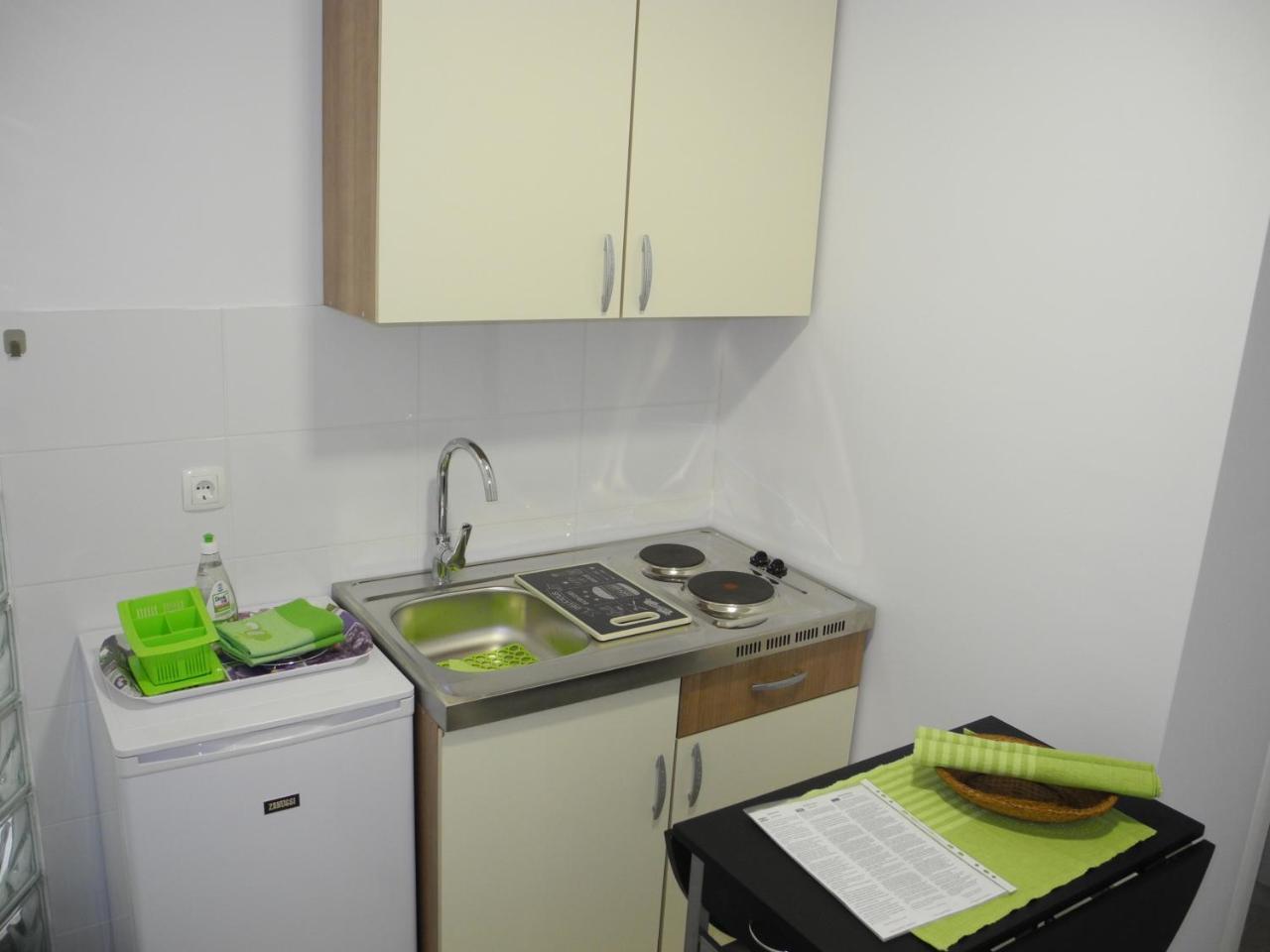 Apartments Nives ซริกเวนิซา ภายนอก รูปภาพ