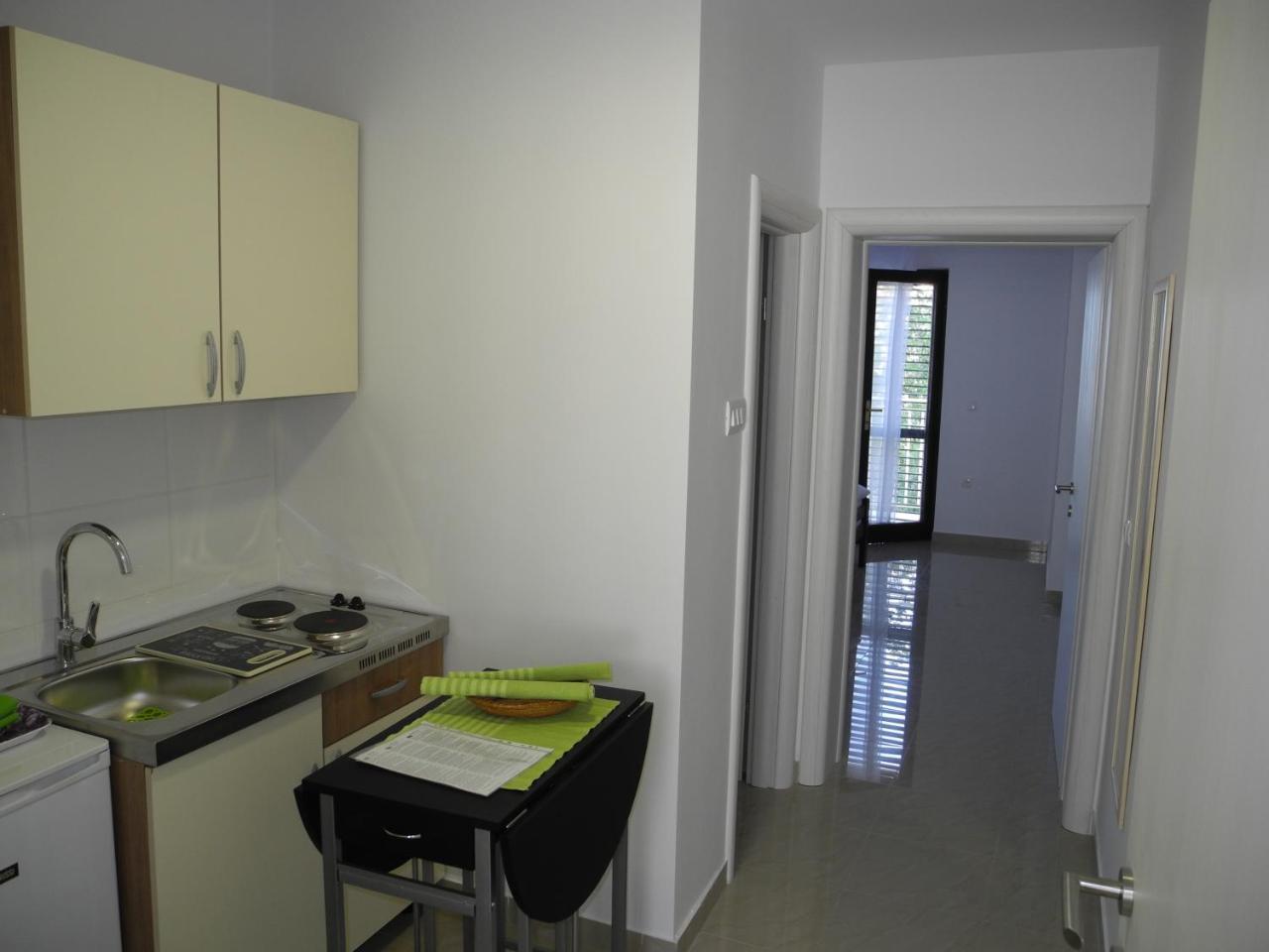 Apartments Nives ซริกเวนิซา ภายนอก รูปภาพ